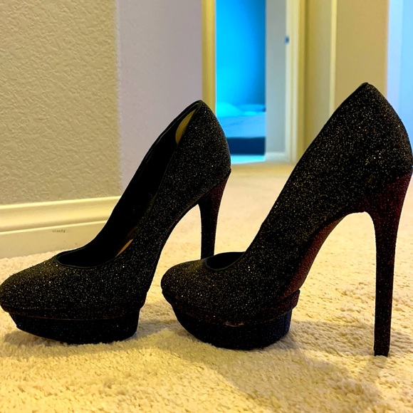Shoes - Picture 1 of 2